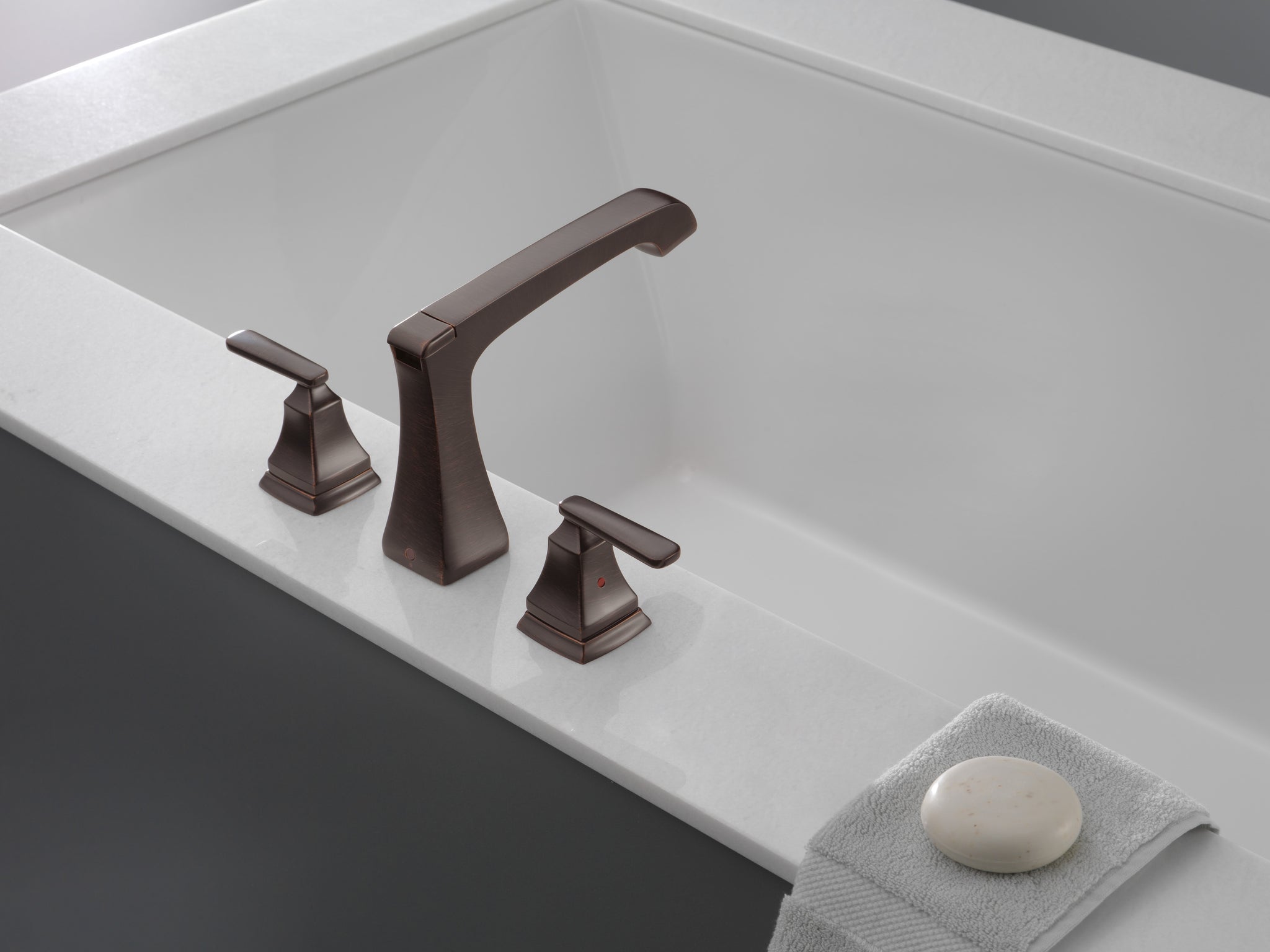 Delta T2764RB Ashlyn Roman Tub Faucet Trim Bronze